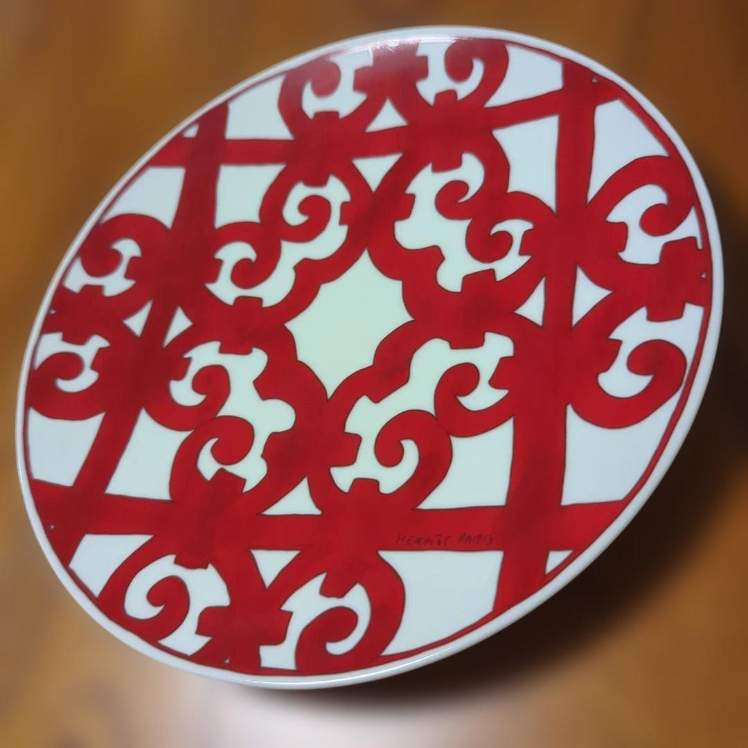 Hermès 赤と白の装飾皿