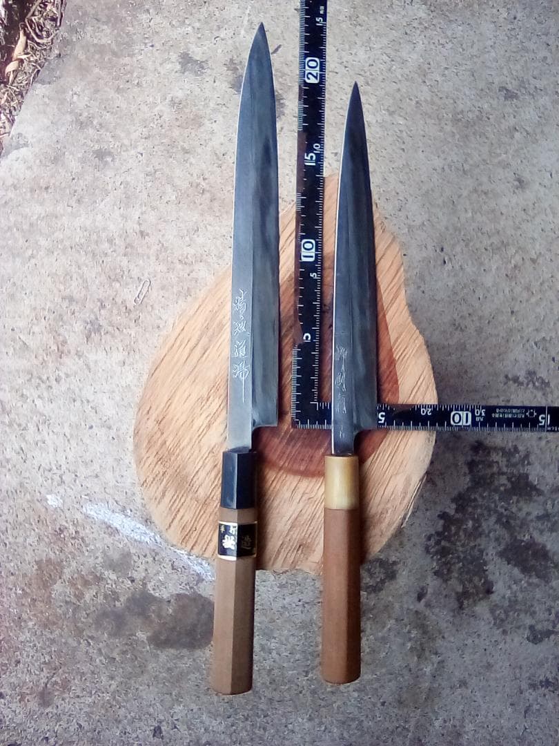 中古包丁　柳刃2本　精魂道場、青二鋼　一柳則行、水牛柄、安来鋼