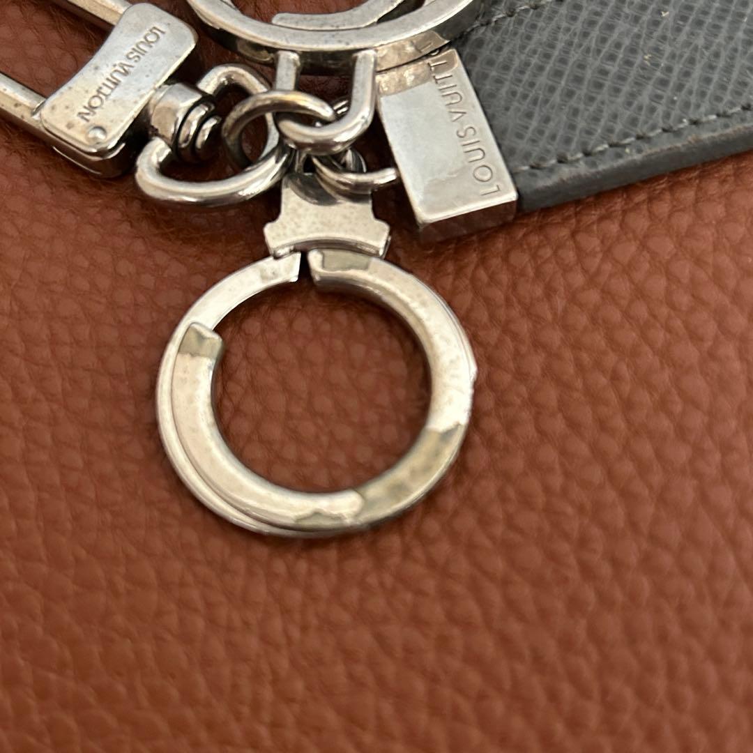 正規品 ルイヴィトン レザー キーホルダー チャーム 使用感あり