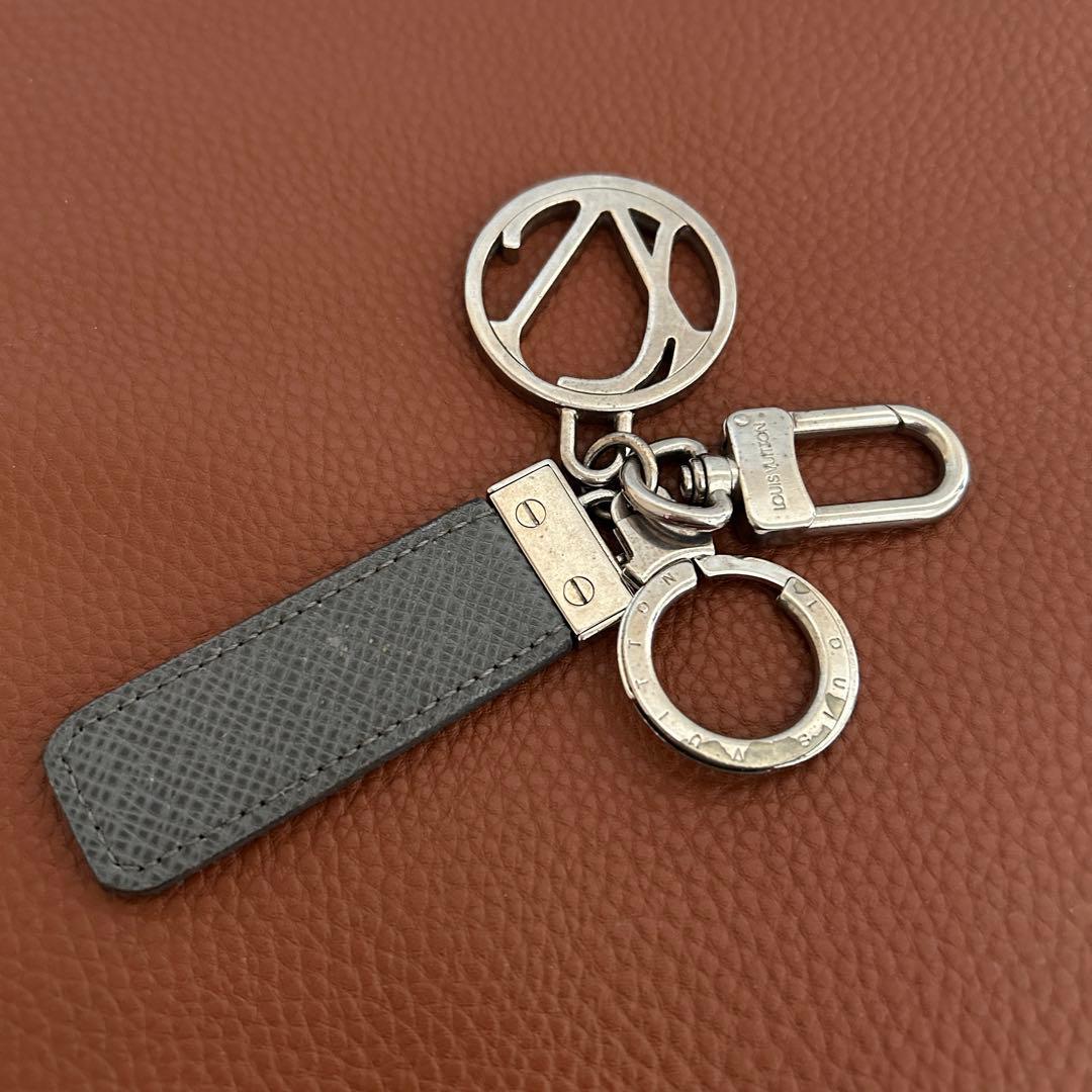 正規品 ルイヴィトン レザー キーホルダー チャーム 使用感あり
