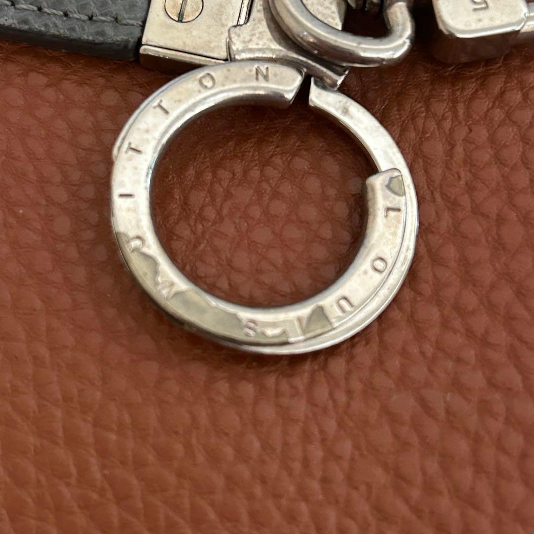 正規品 ルイヴィトン レザー キーホルダー チャーム 使用感あり