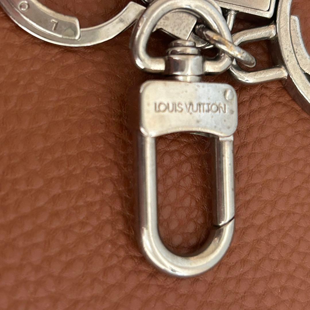 正規品 ルイヴィトン レザー キーホルダー チャーム 使用感あり