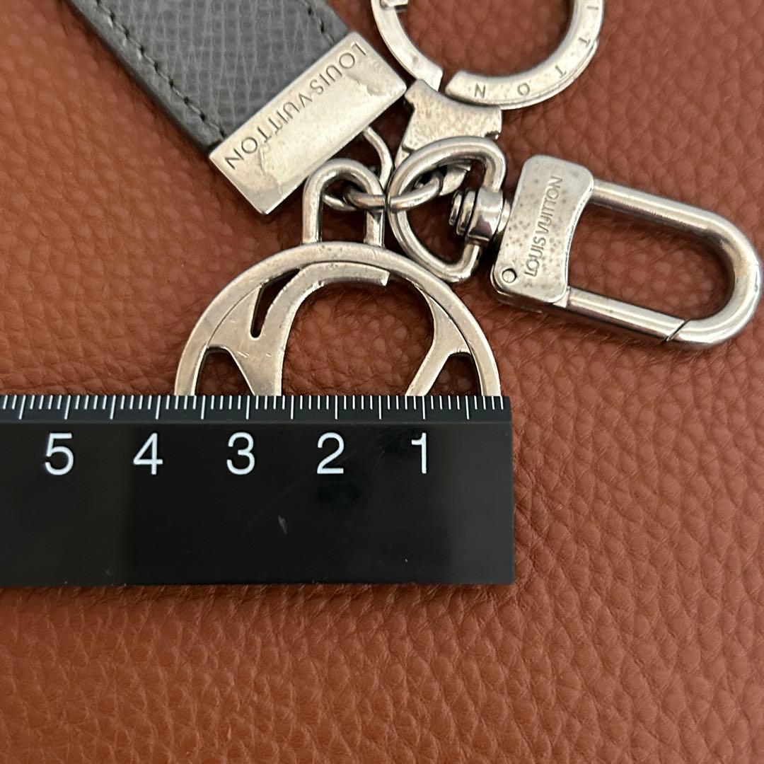 正規品 ルイヴィトン レザー キーホルダー チャーム 使用感あり