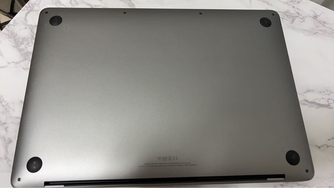 MacBook Pro 13. 2021年購入