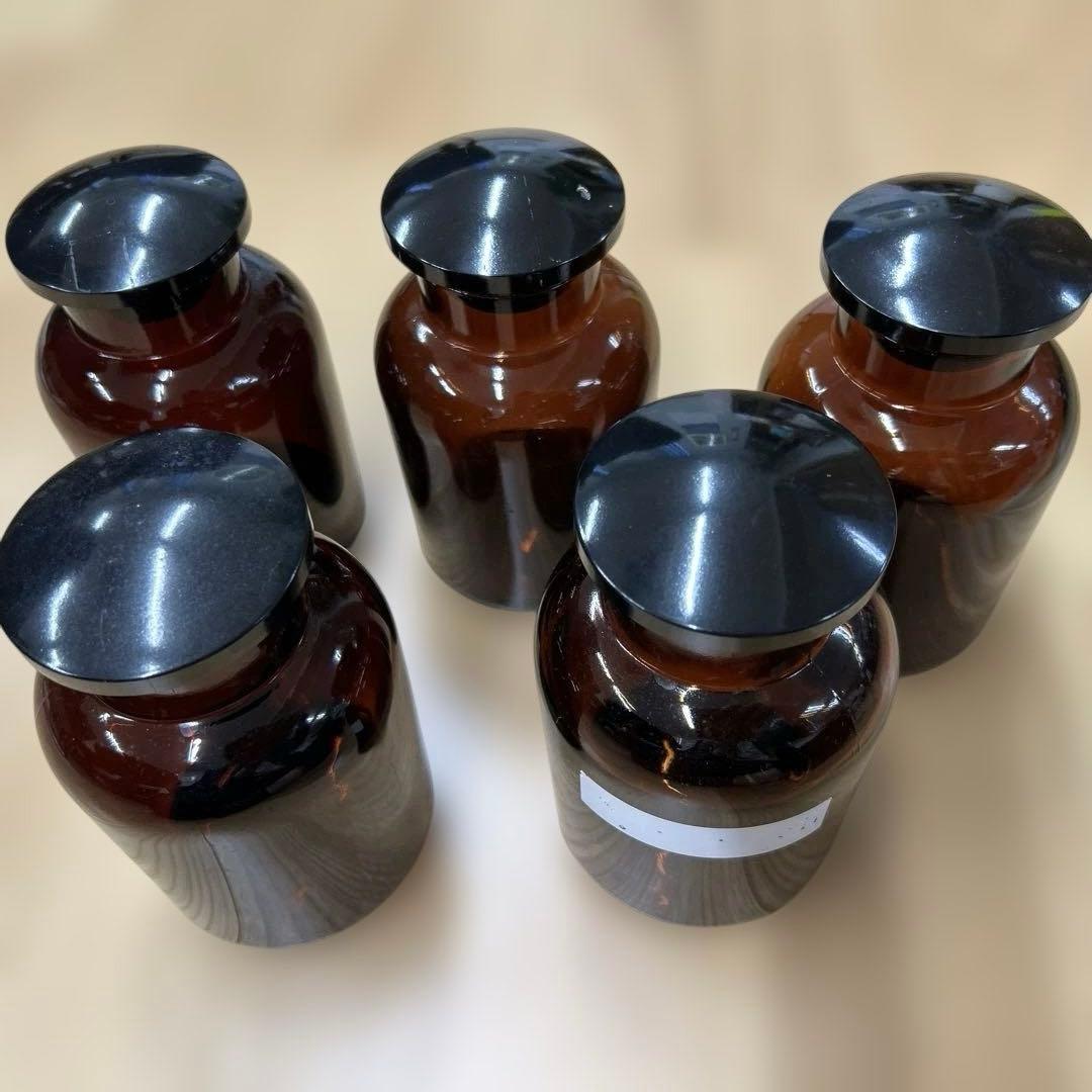 本物の薬瓶　遮光　蓋付き　ガラス瓶　ボトル　昭和レトロ　アンティーク