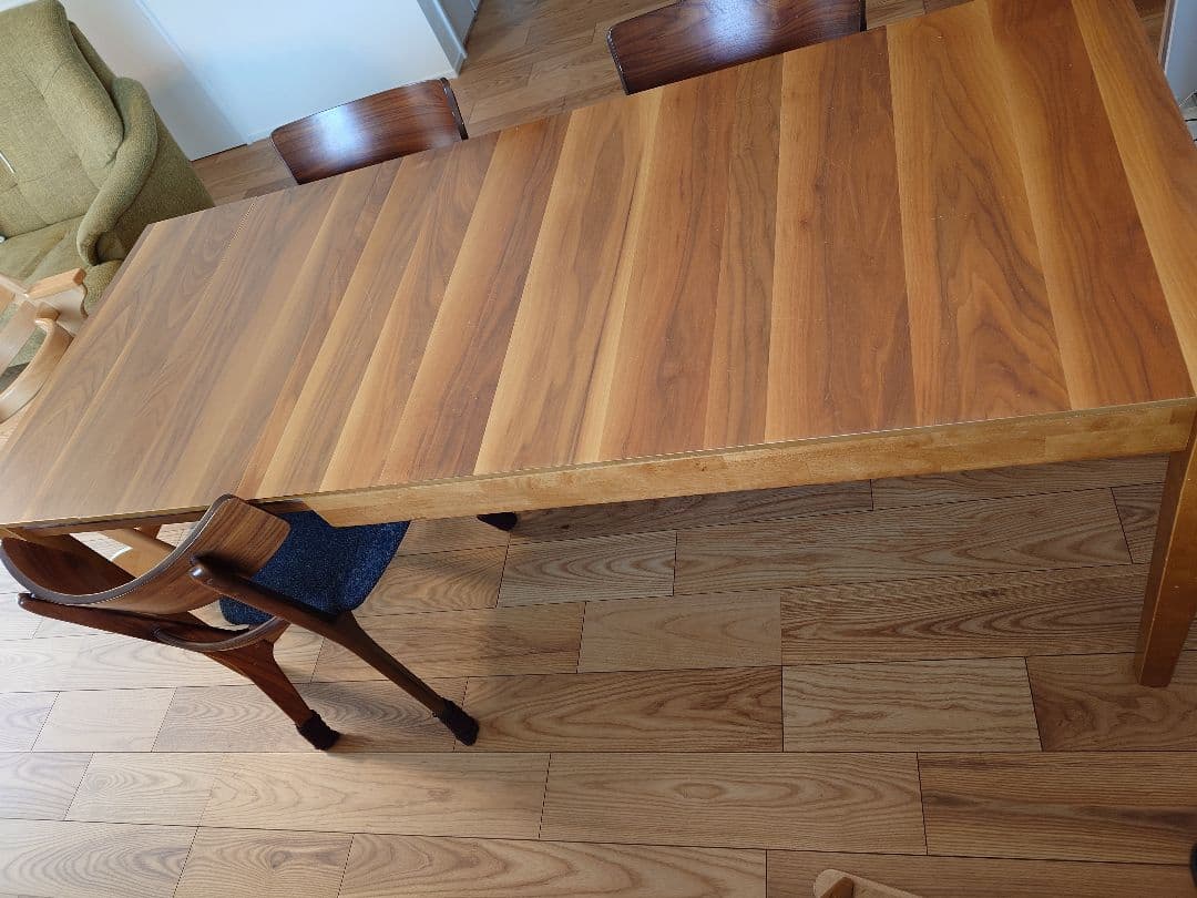 伸縮式ダイニングテーブル