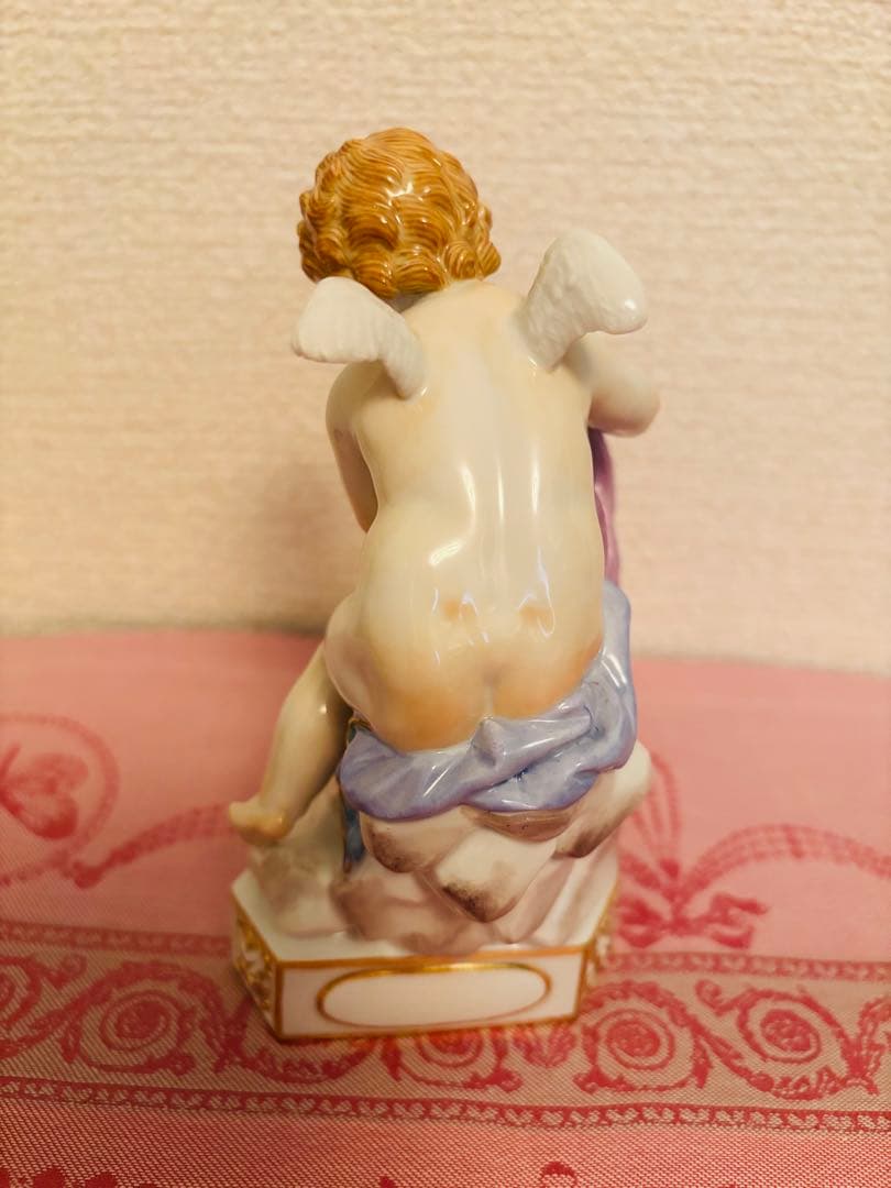 マイセン　フィギュリン　箴言の天使　『愛こそ全て』　天使人形　愛の格言シリーズ