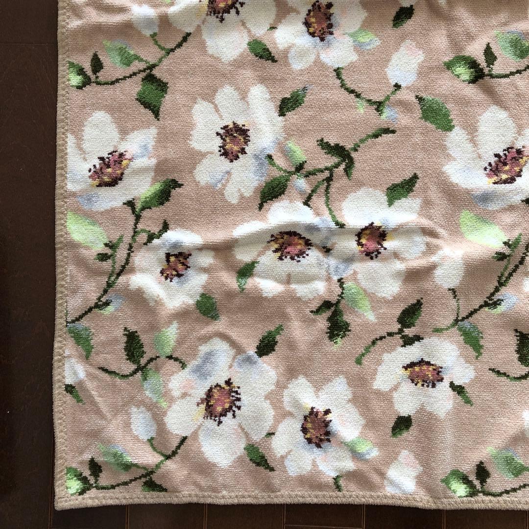 未使用　FEILER プティクロス　ひざ掛け　フェイラー　ベージュ　花柄おくるみ