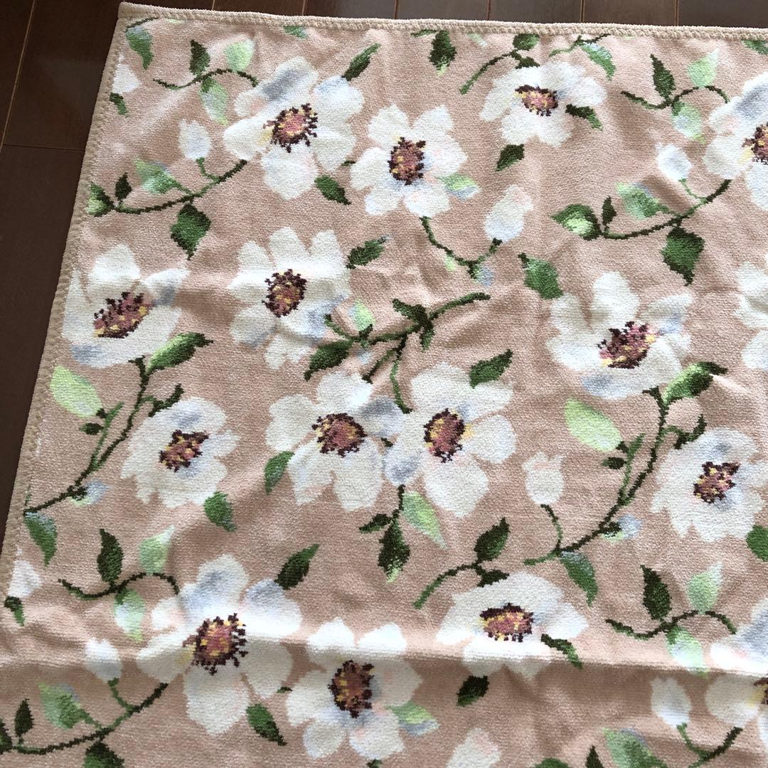 未使用　FEILER プティクロス　ひざ掛け　フェイラー　ベージュ　花柄おくるみ