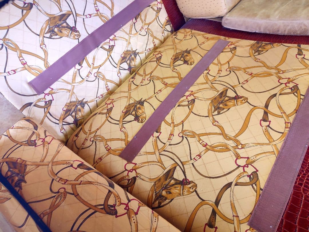 レザー 2人掛けソファ クロコダイル　GUCCI