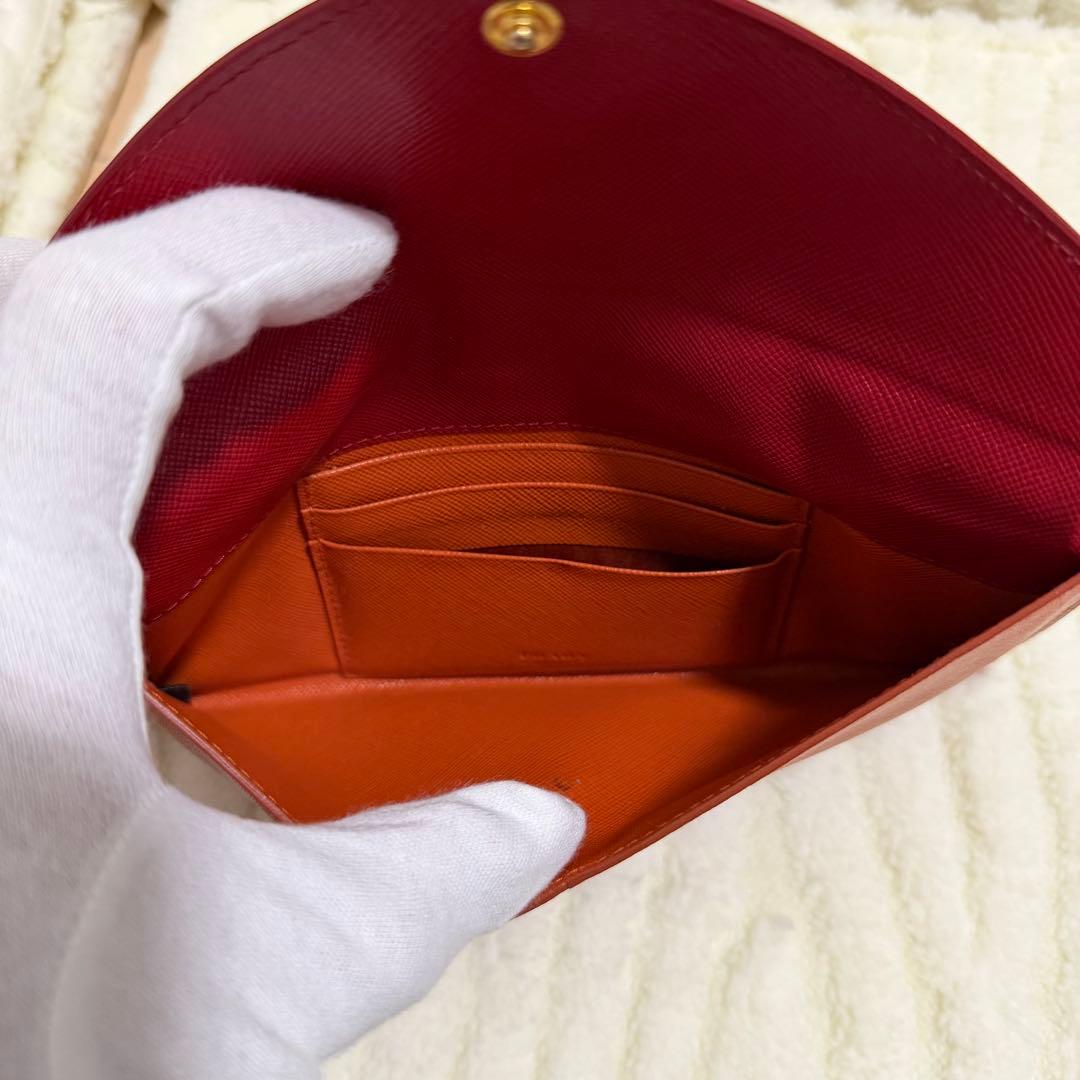 ✨️極美品✨️プラダ 長財布 エンベロープ メタルロゴ サフィアーノレザー レター型