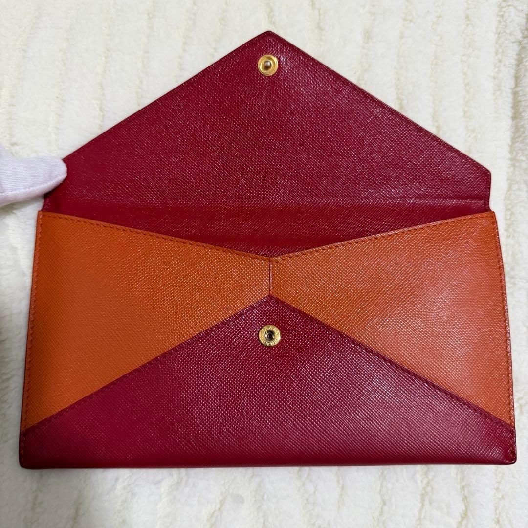 ✨️極美品✨️プラダ 長財布 エンベロープ メタルロゴ サフィアーノレザー レター型