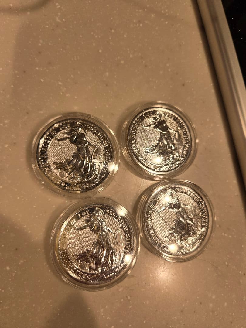 【純銀】2023 エリザベス女王 1オンスx4　銀貨　ケース付