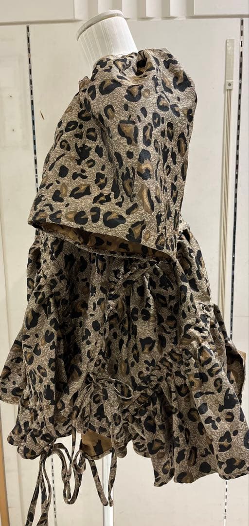 be ttyさん専用ゴスペル　レオパード フリルパフスリーブトップス