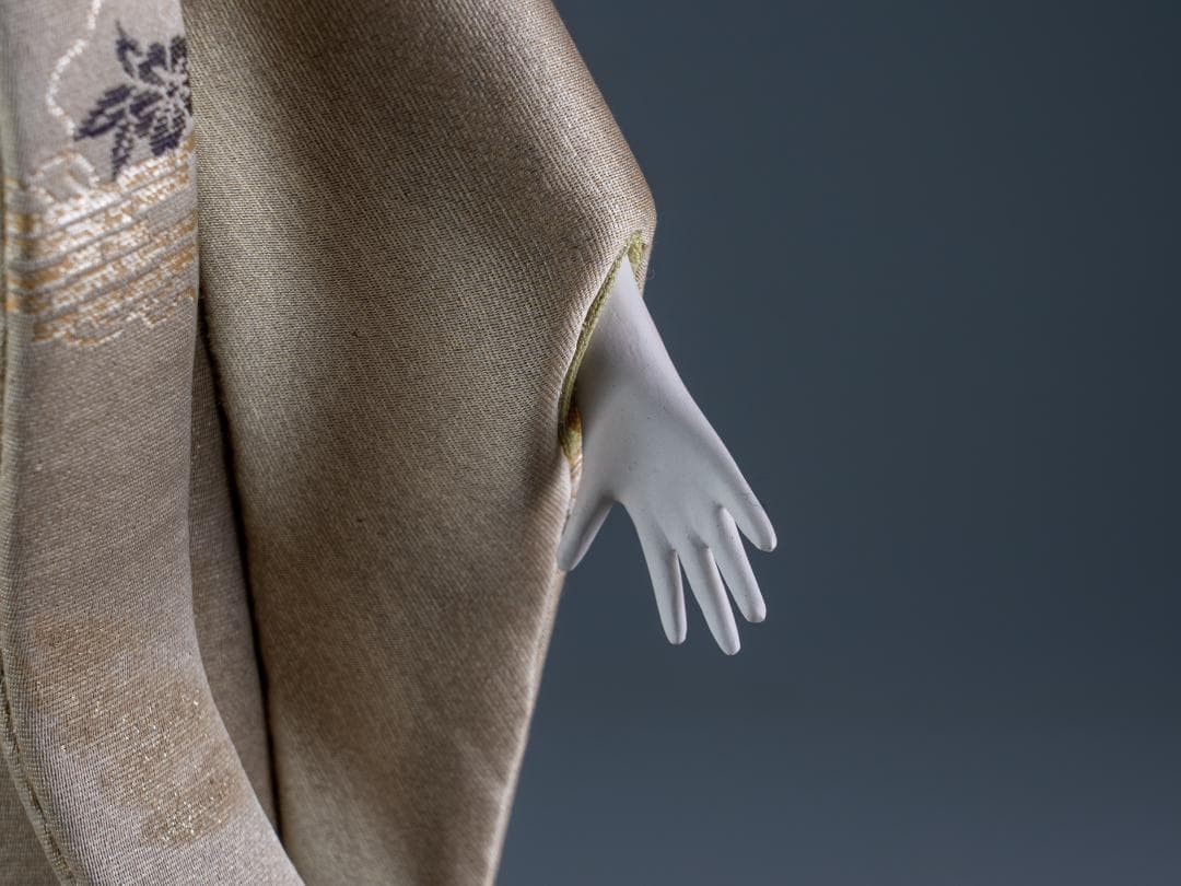 日本工芸会正会員 雨宮弘子作 嵌込人形『春野(佐保姫)』台共箱付 図録掲載品