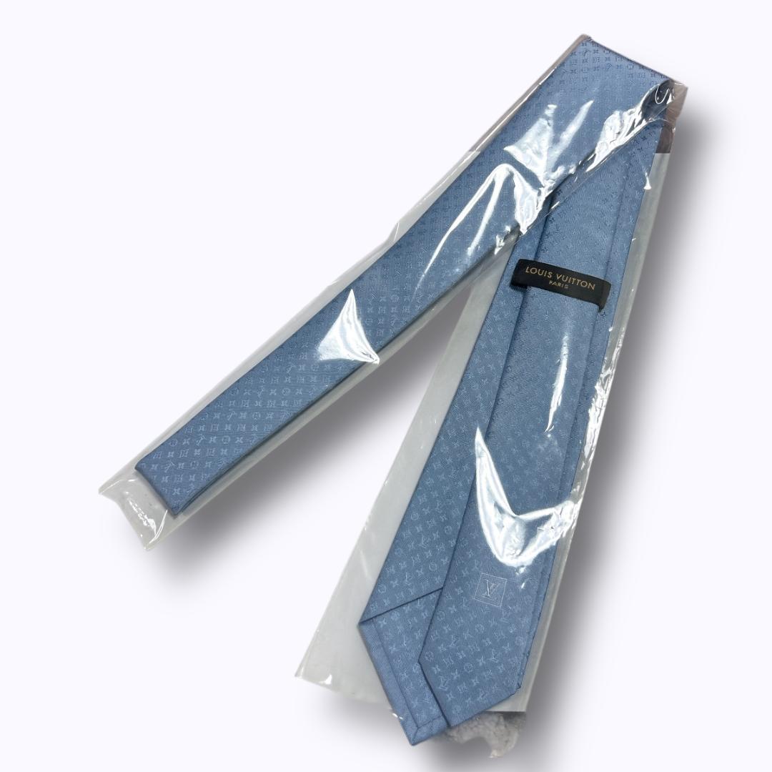 新品　ルイヴィトン モノグラム ネクタイ 水色 箱　総柄　光沢　ビジネス