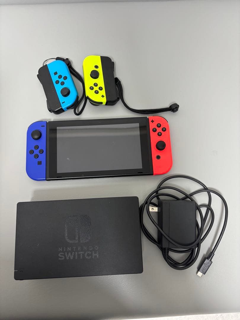 S*N様 Nintendo Switch 本体 赤・青・ジョイコン付き