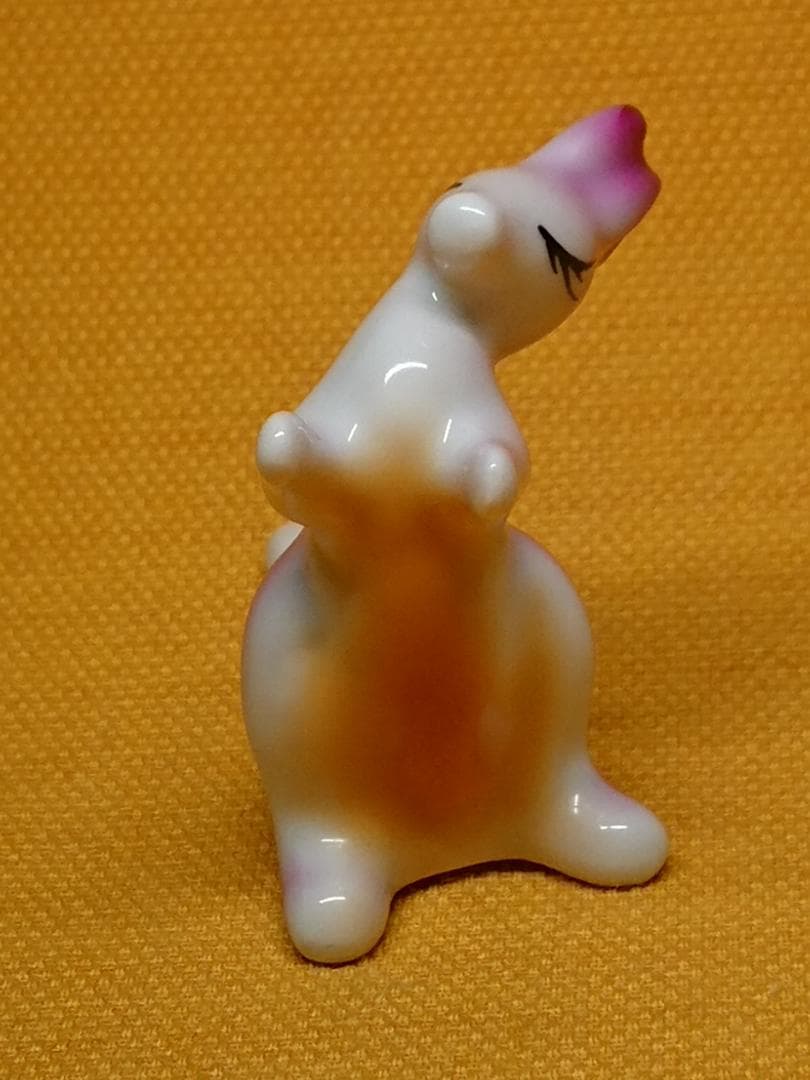 カンガルー　陶器　オブジェ　置物　インテリア　工芸品　美術品　A2761