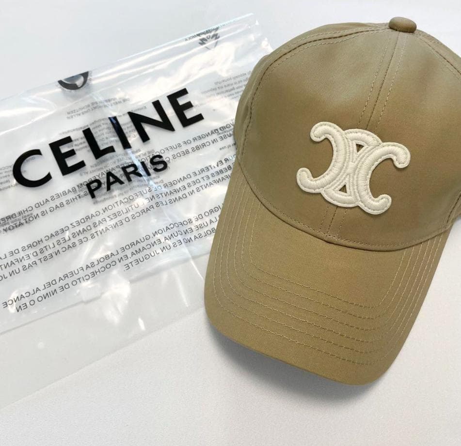 ベージュキャップ刺繍ロゴ