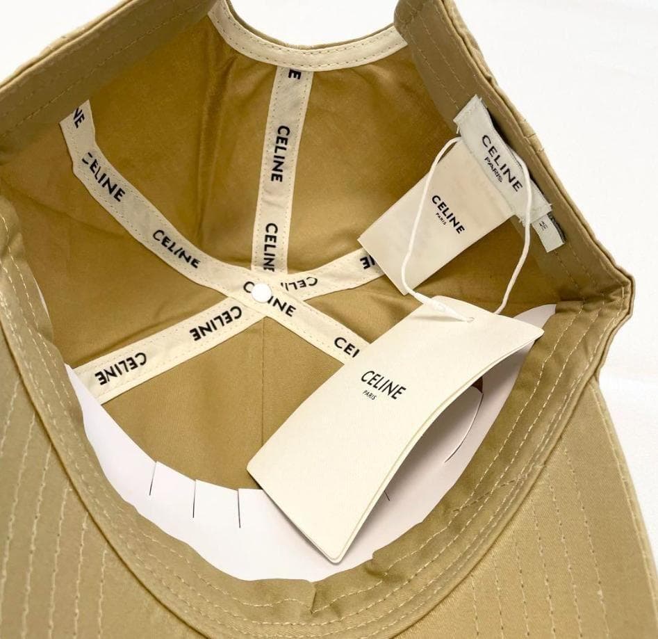 ベージュキャップ刺繍ロゴ