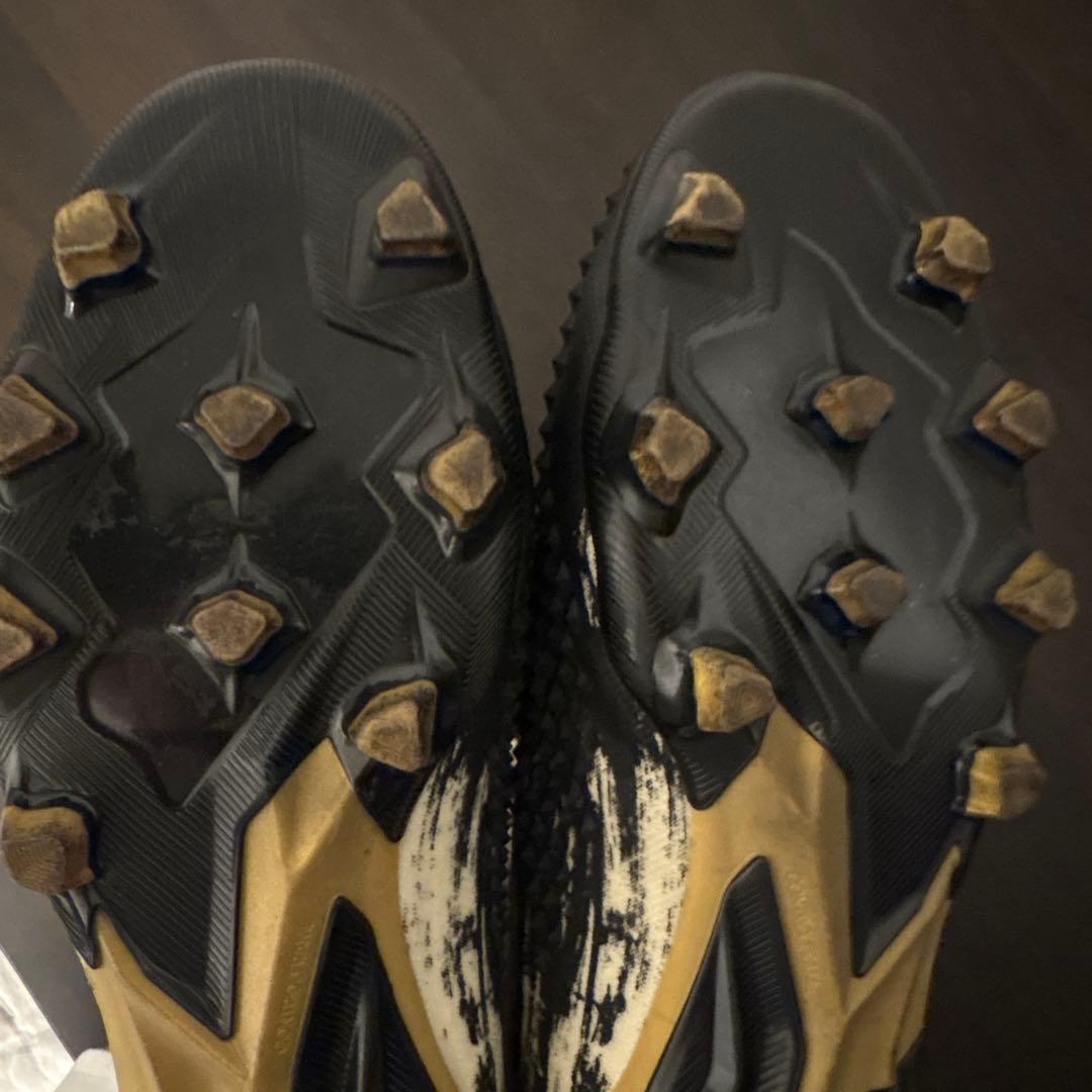 サッカースパイク プレデター