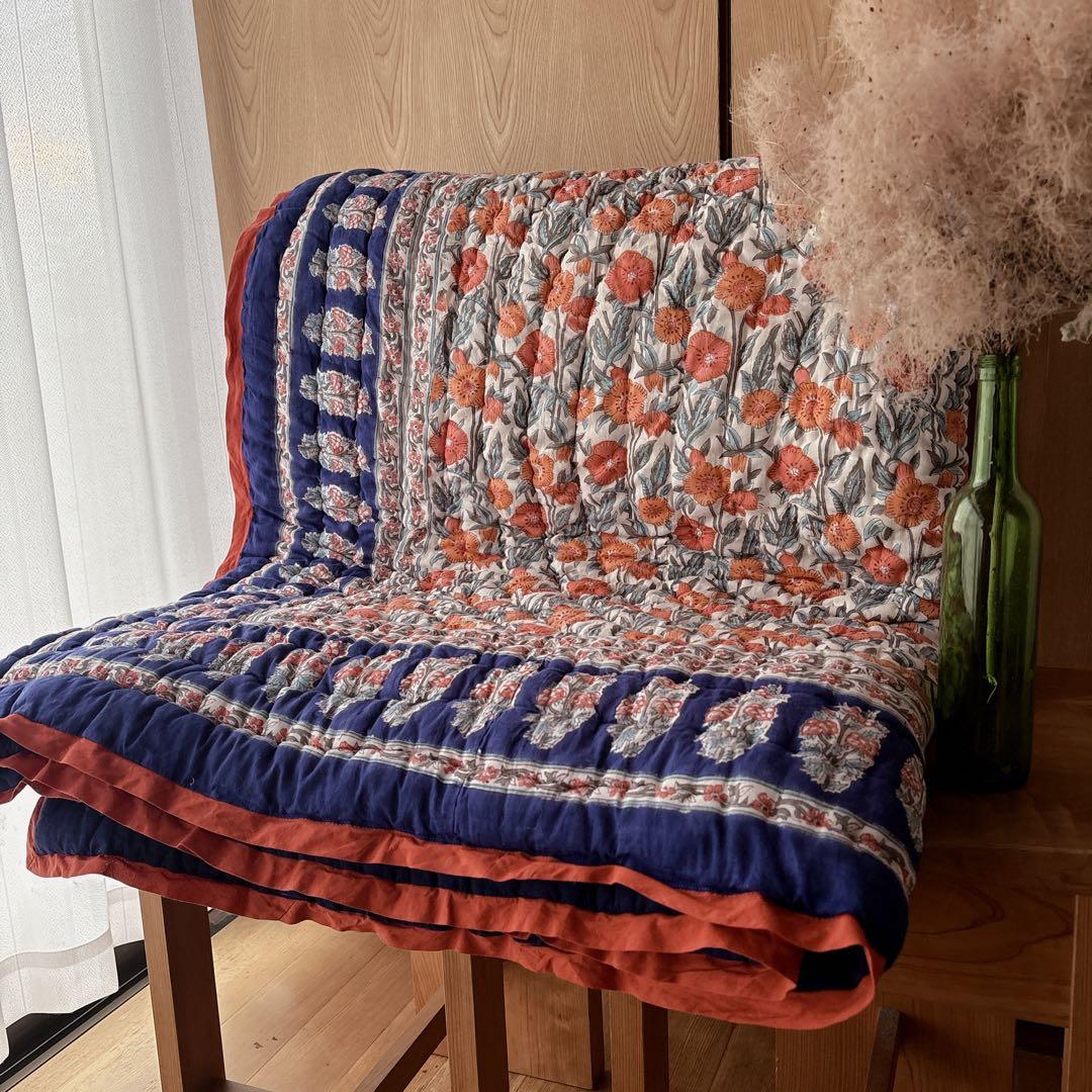 未使用※インド ブロックプリント 中綿入りキルト オレンジフラワー　マルチラグ