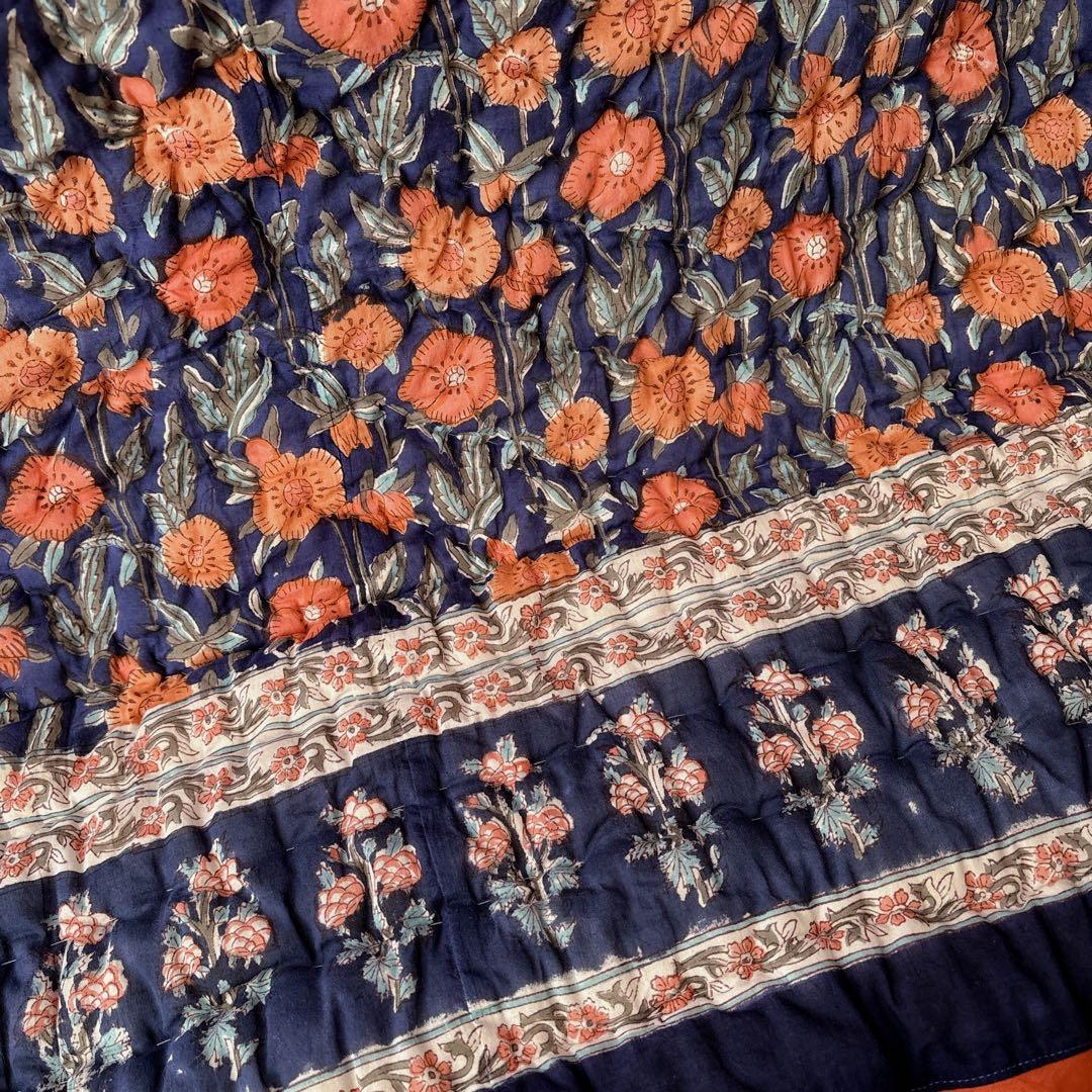 未使用※インド ブロックプリント 中綿入りキルト オレンジフラワー　マルチラグ