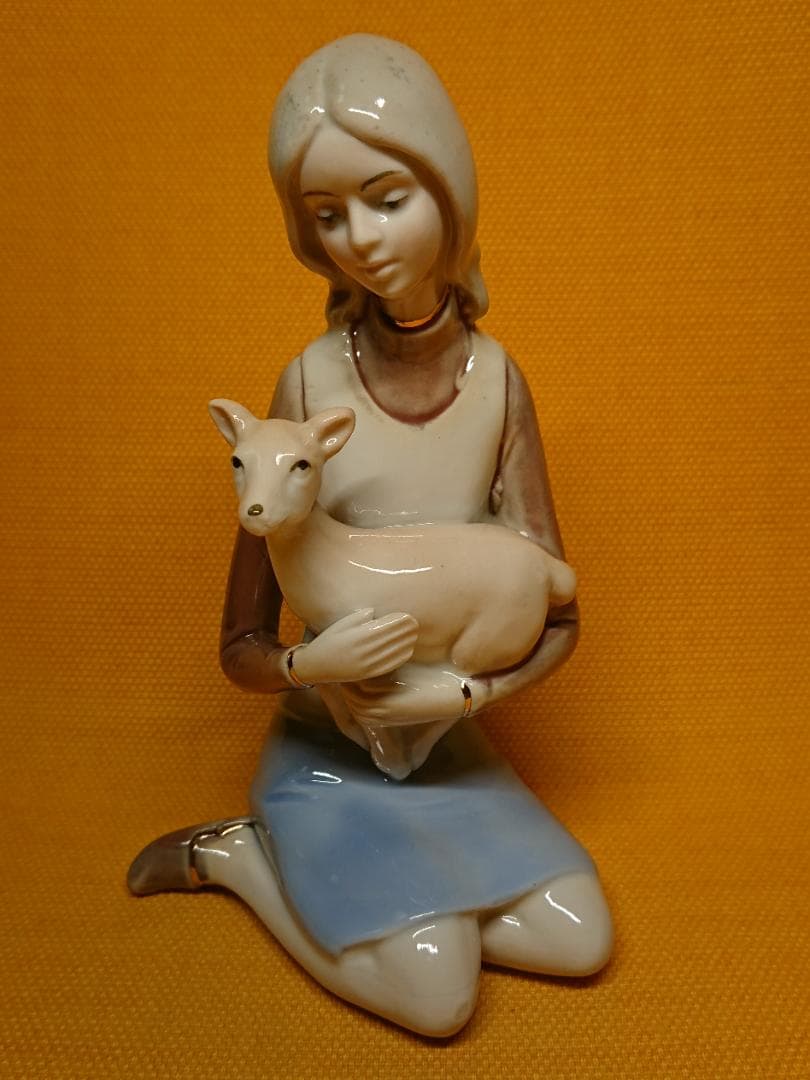 【美品】人形　陶器　オブジェ　置物　インテリア　工芸品　美術品　A1322