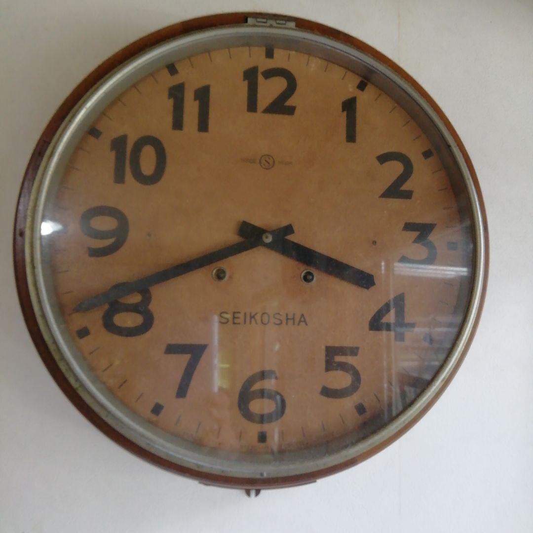 大きな古時計　アンティークな時計　ゼンマイ　ボンボン時計