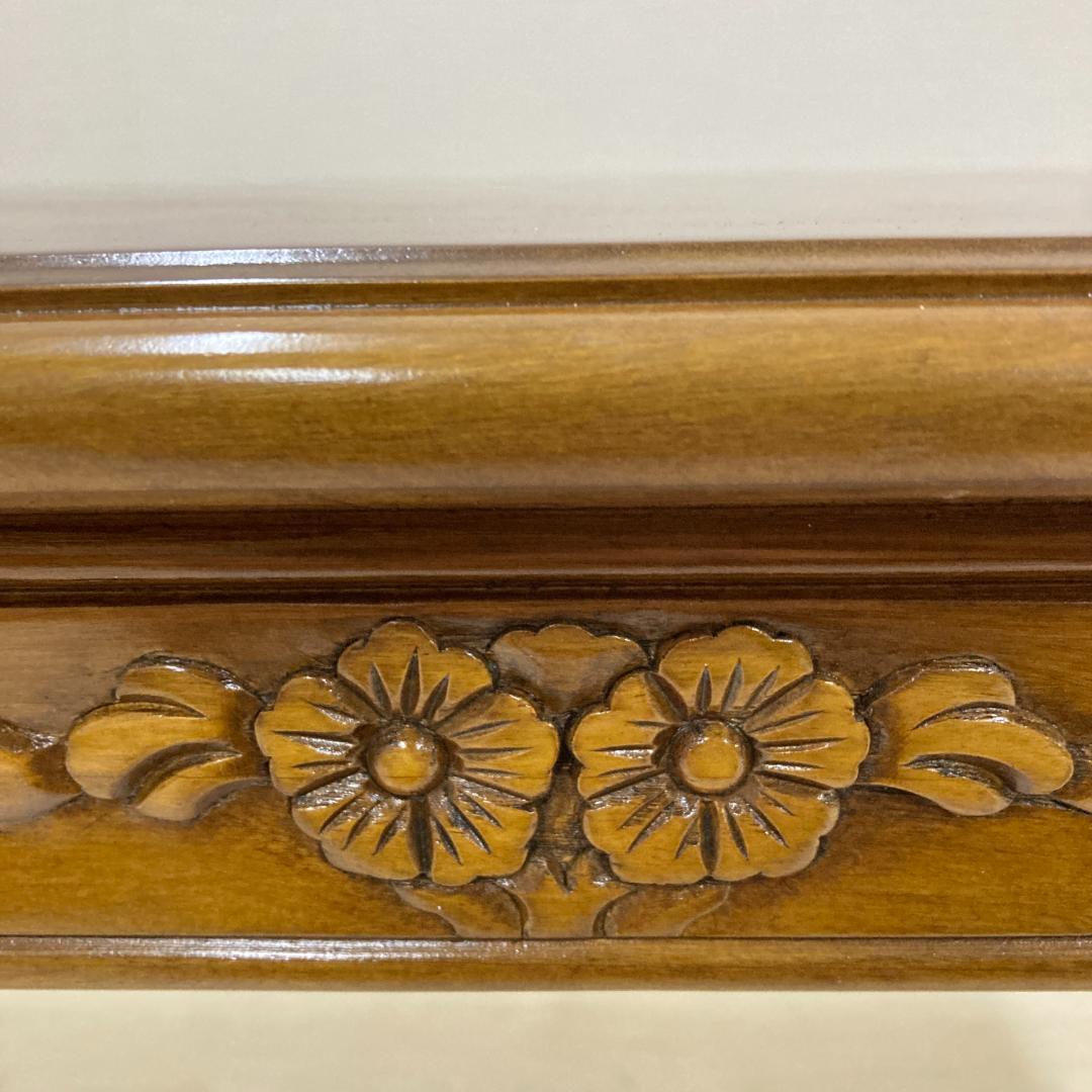 イタリア　クラシック　猫脚　リビングテーブル　センターテーブル　彫刻