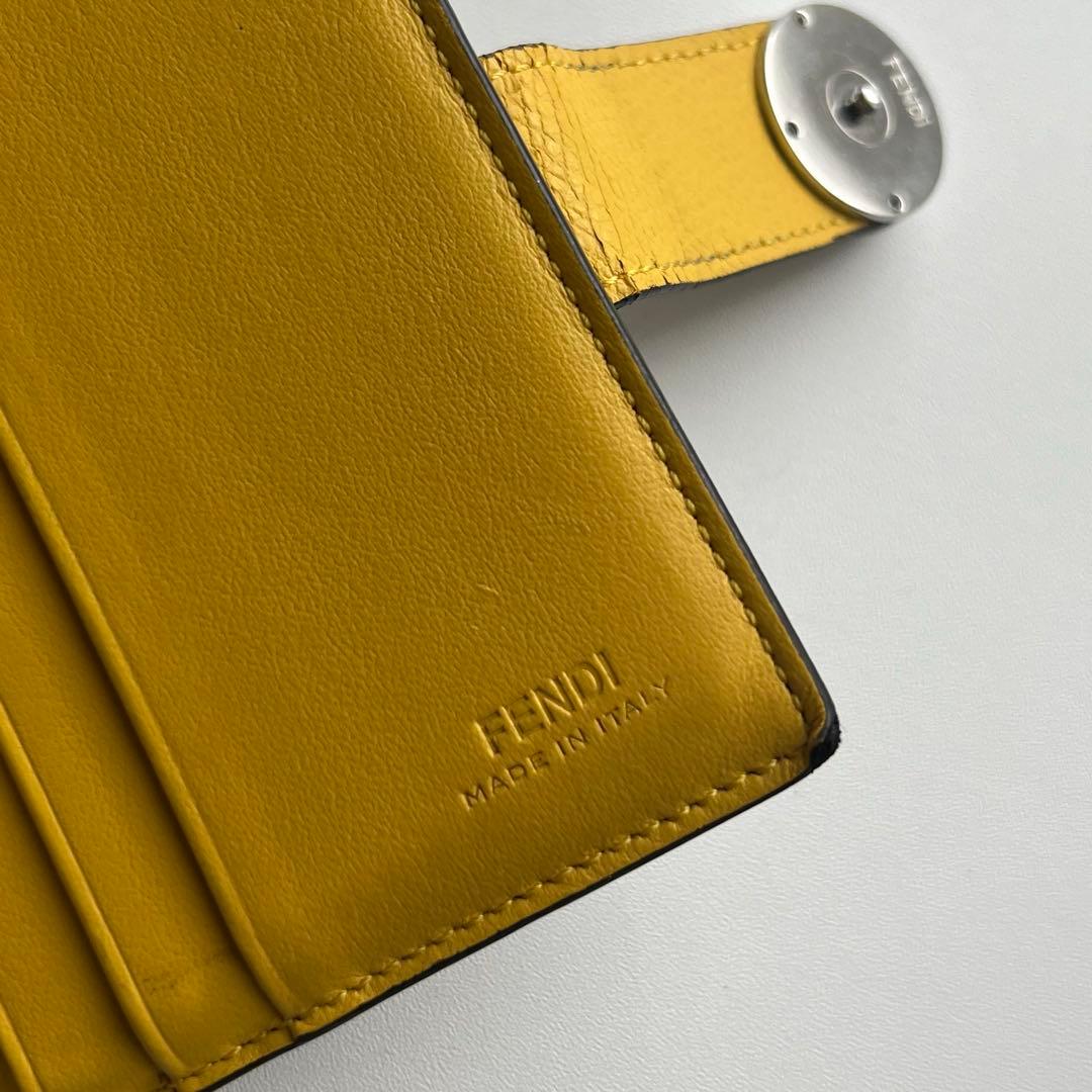 122 極上美品 FENDI フェンディ ズッカ 2つ折り財布