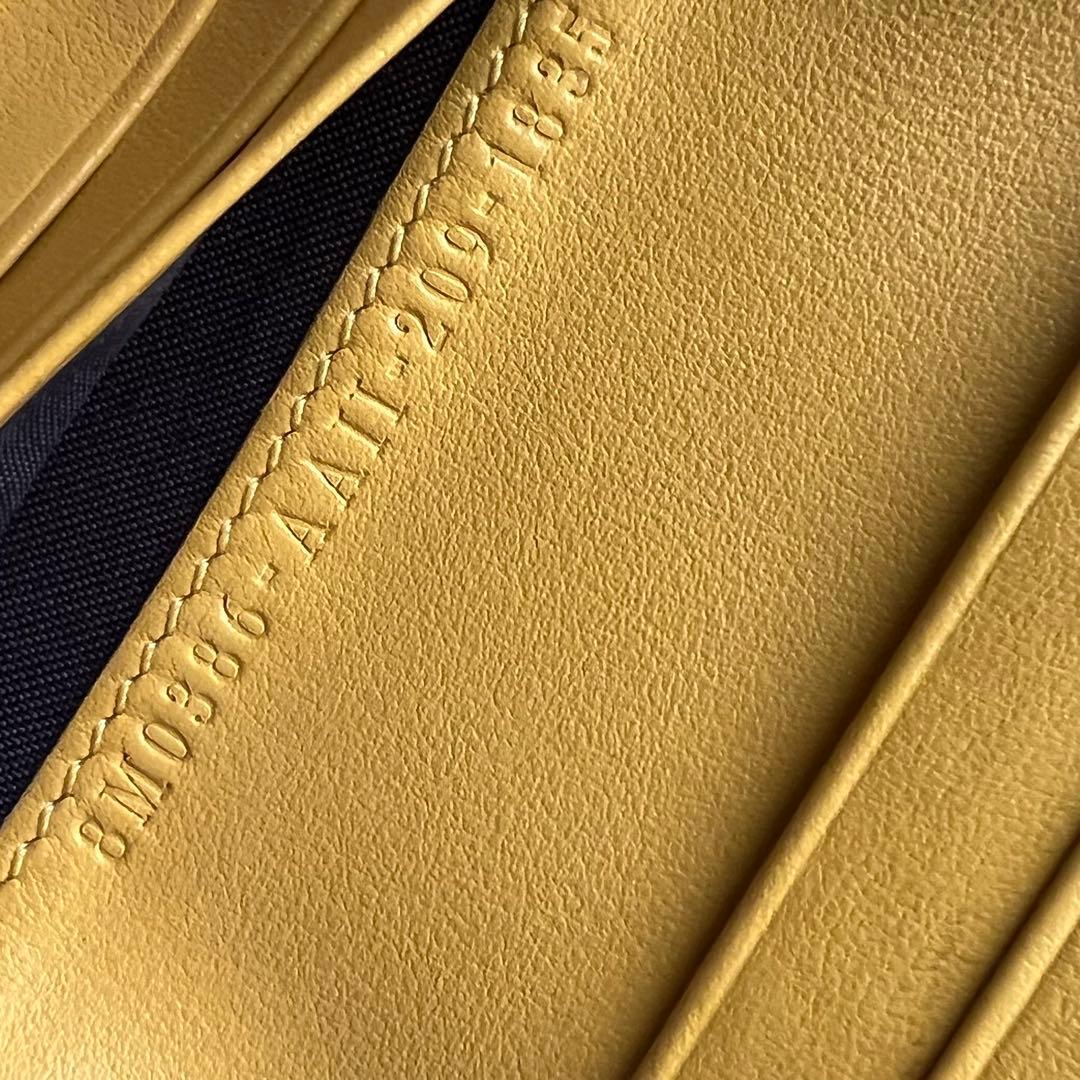 122 極上美品 FENDI フェンディ ズッカ 2つ折り財布