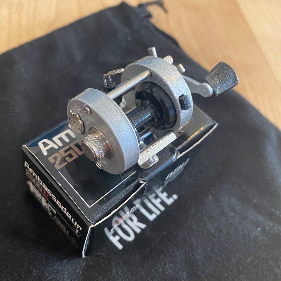 オールド　アンバサダー2500C 初期型　+ミニチュアアンバサダー2500C