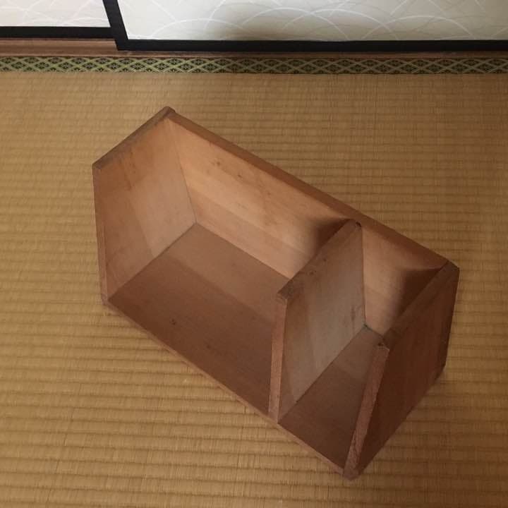 ハンドメイド　木製ブックスタンド