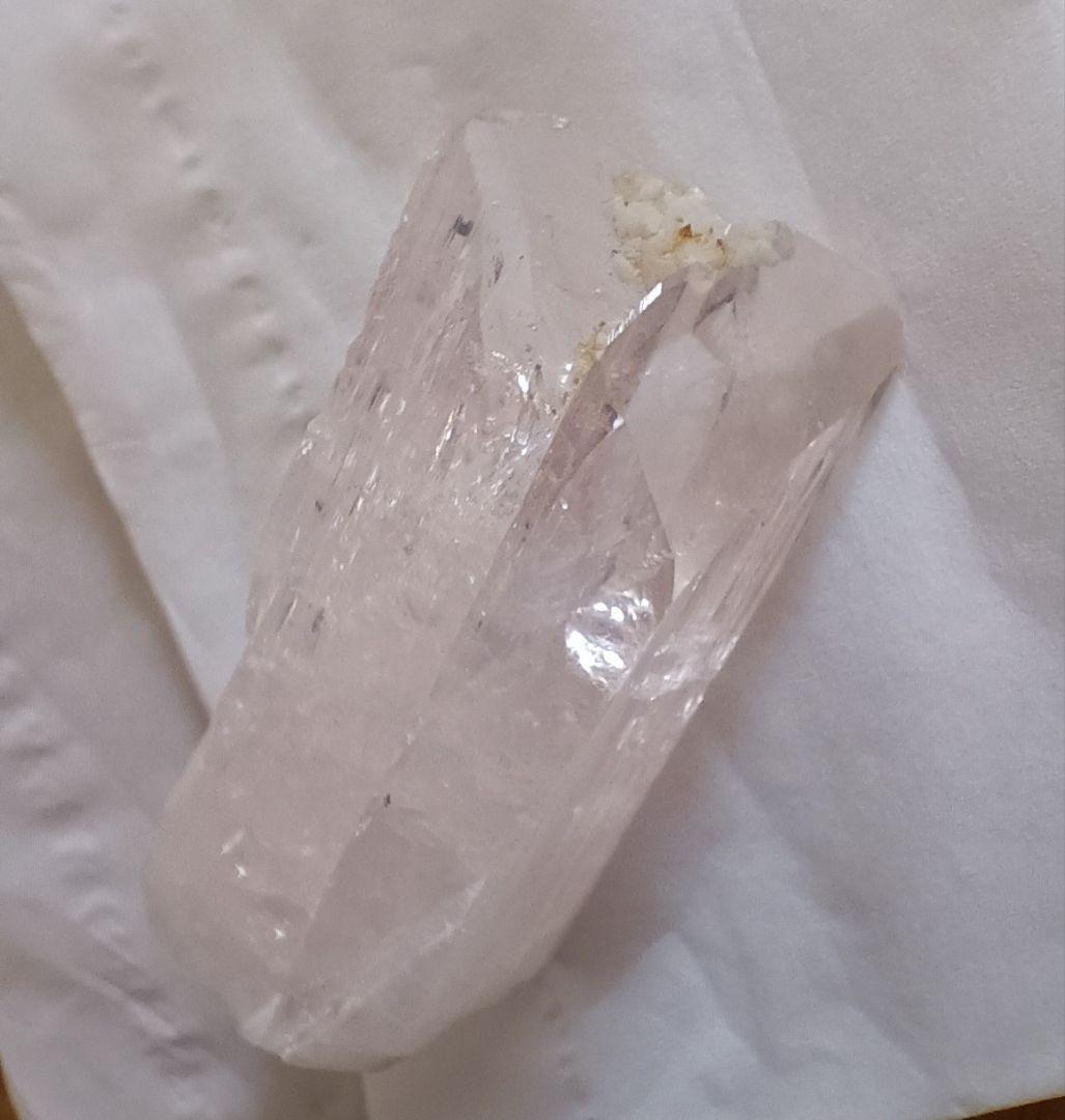 ダンビュライト　原石　ツイン　極薄いピンク色