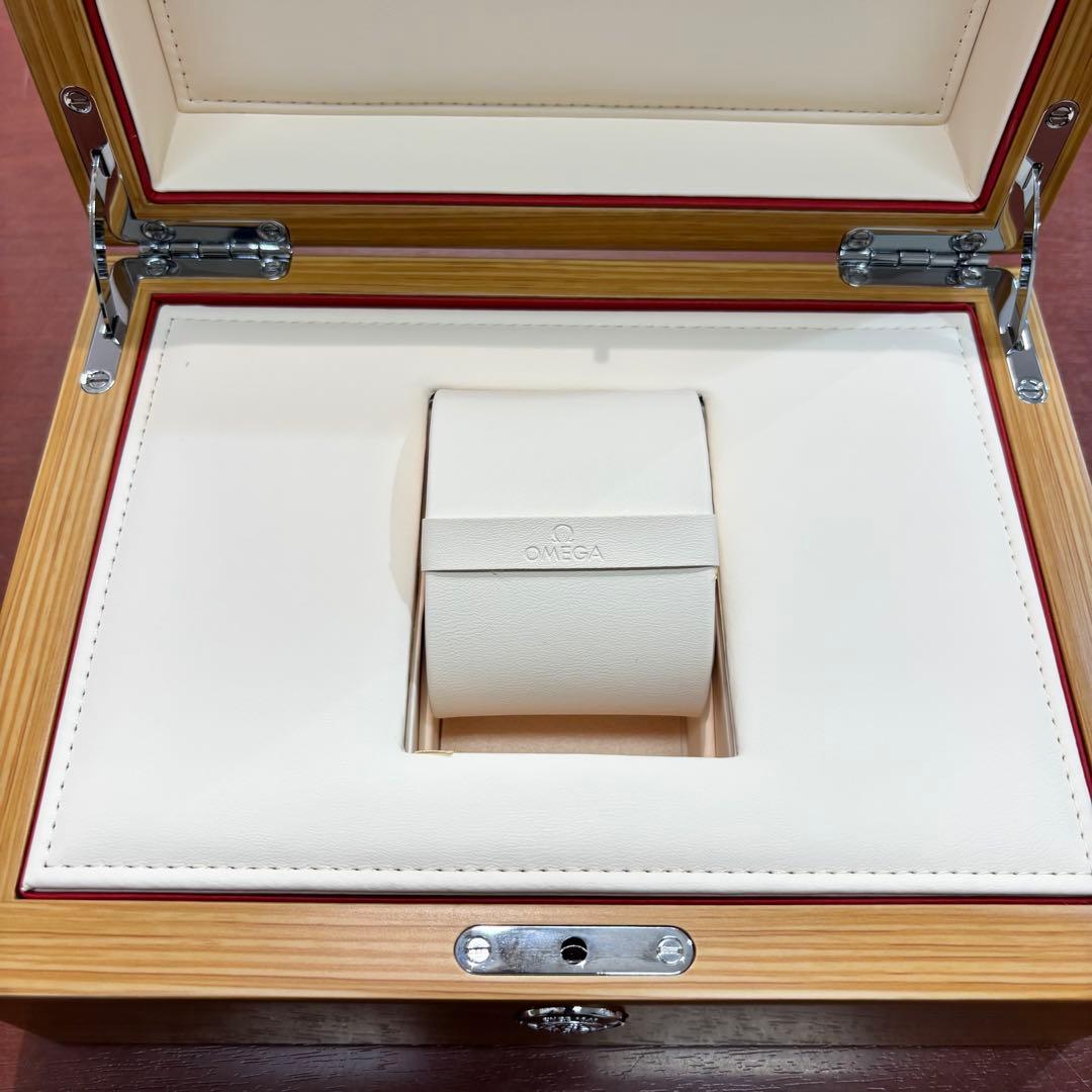 OMEGA 木製 時計ケース