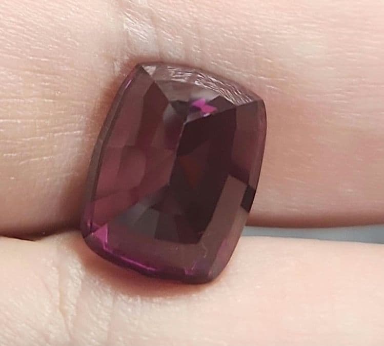 特大天然ロードライトガーネット 9.001ct