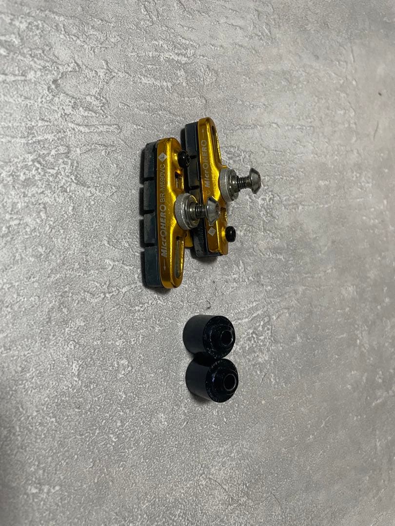 Kitt design カーボンホイール