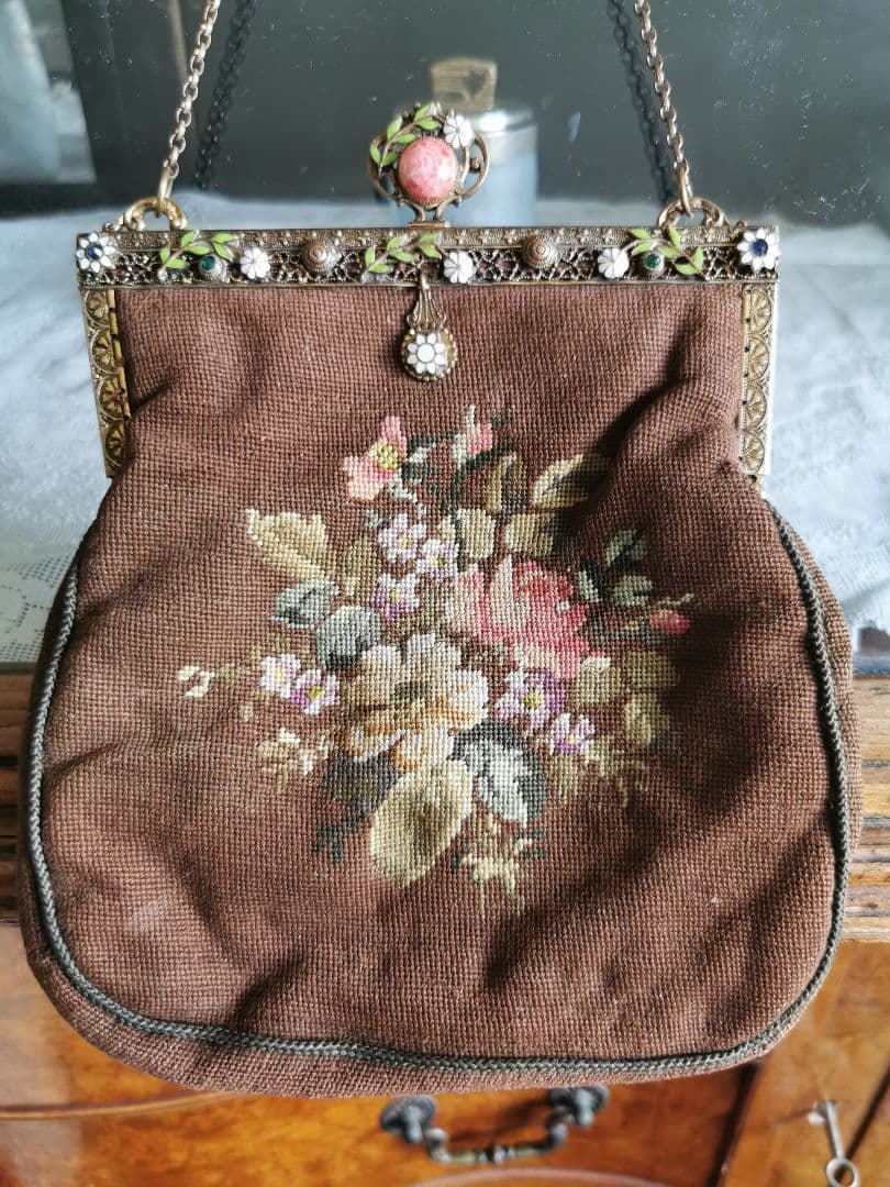 アンティークプチポワン ニードルポイント ビジュー装飾花彫金細工 オモニエール