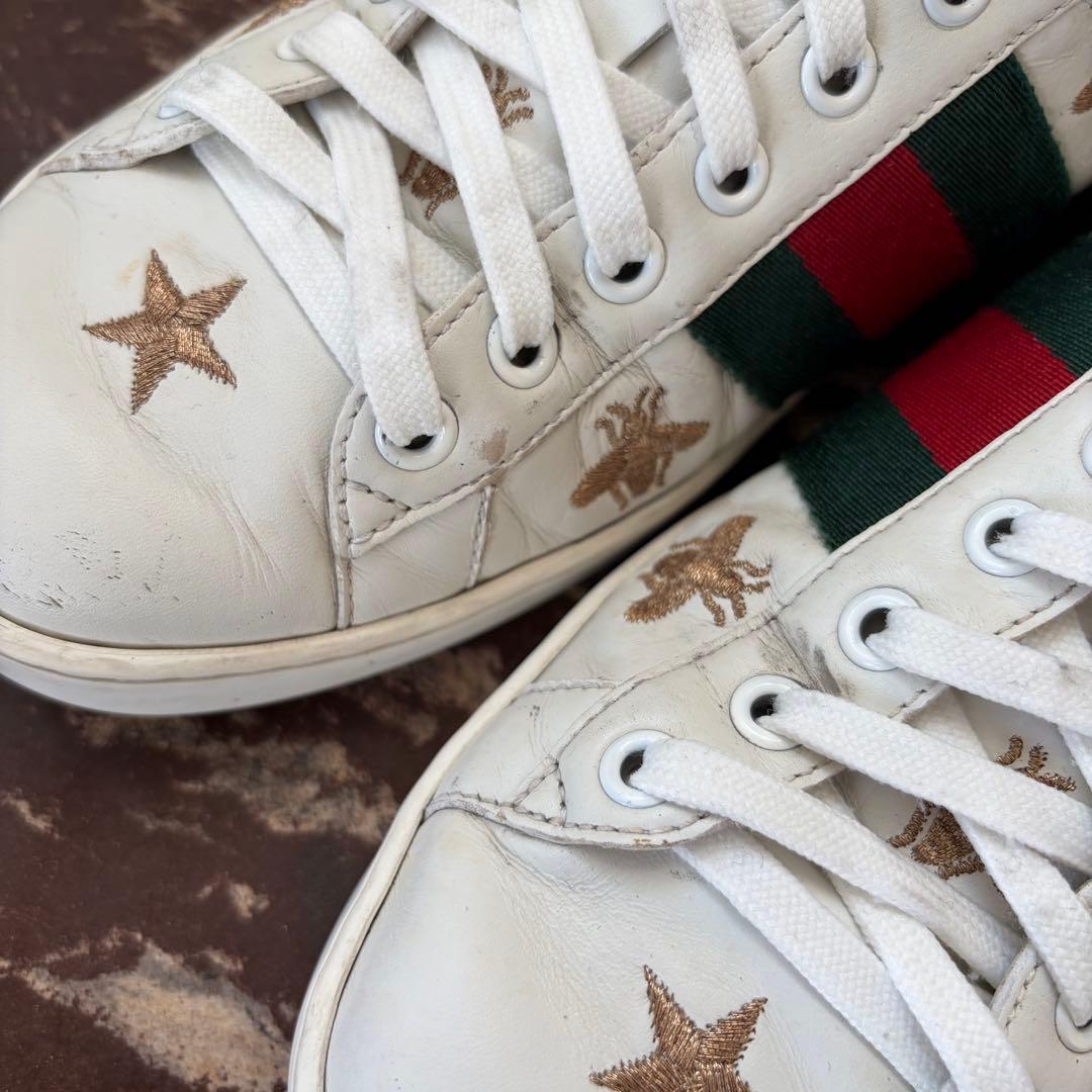 レ*ー様 Gucci ホワイトレザースニーカーBEEシェリーライン星蜂刺繍白24