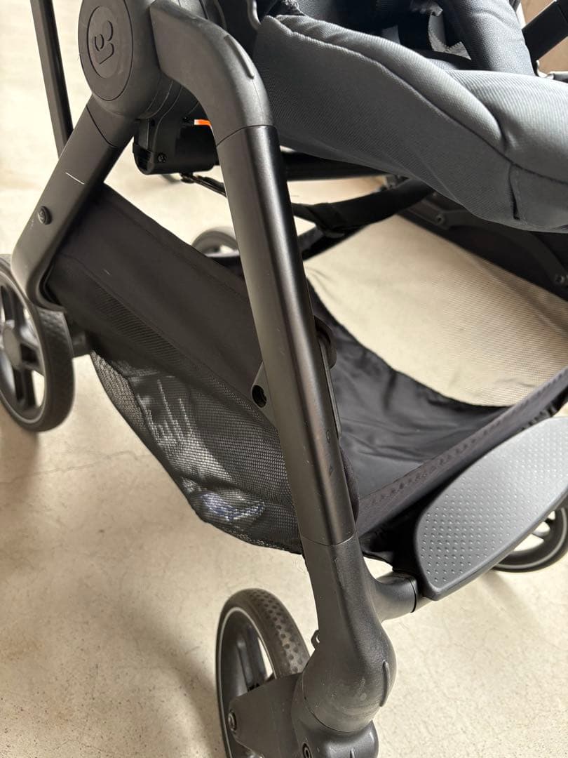 【2025年購入・付属品完備】マキシコシ レオナ2