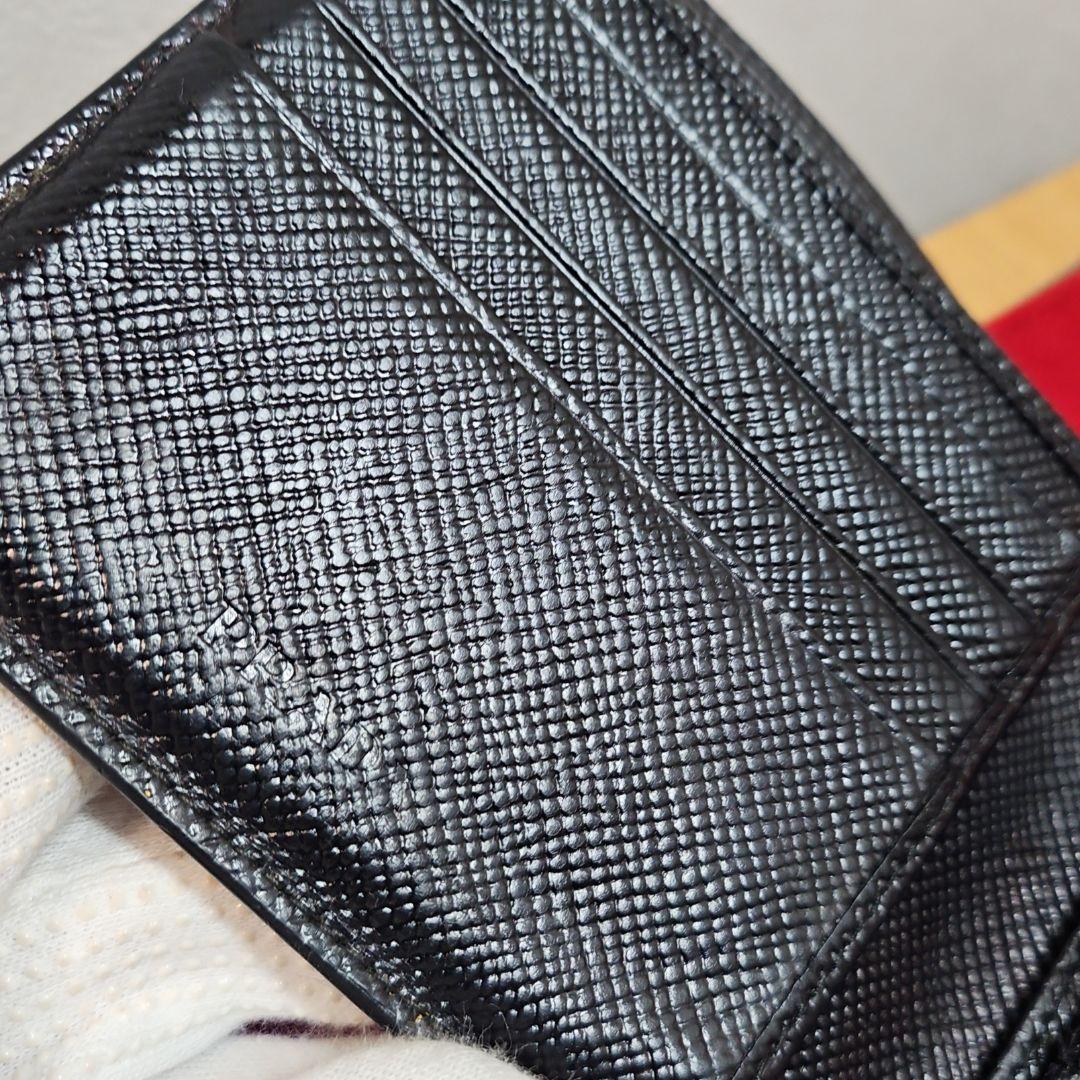 PRADA プラダ 折り財布 三角プレート ロゴ金具 サフィアーノレザー 黒