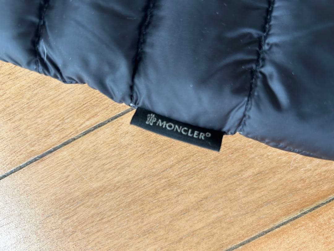 s*y様 モンクレールMONCLER フリルダウンベスト 携帯ポーチ付き
