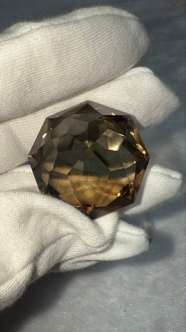 ブラジル産スモーキー宝石カット オクタゴナルモディファイドブリリアント 立体置物