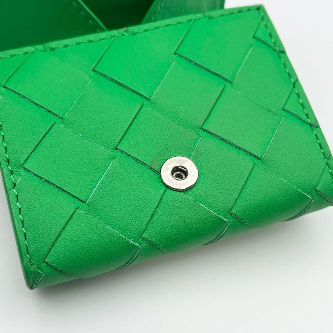 ボッテガヴェネタ　イントレチャート　ケース　折りたたみ　レザー　グリーン