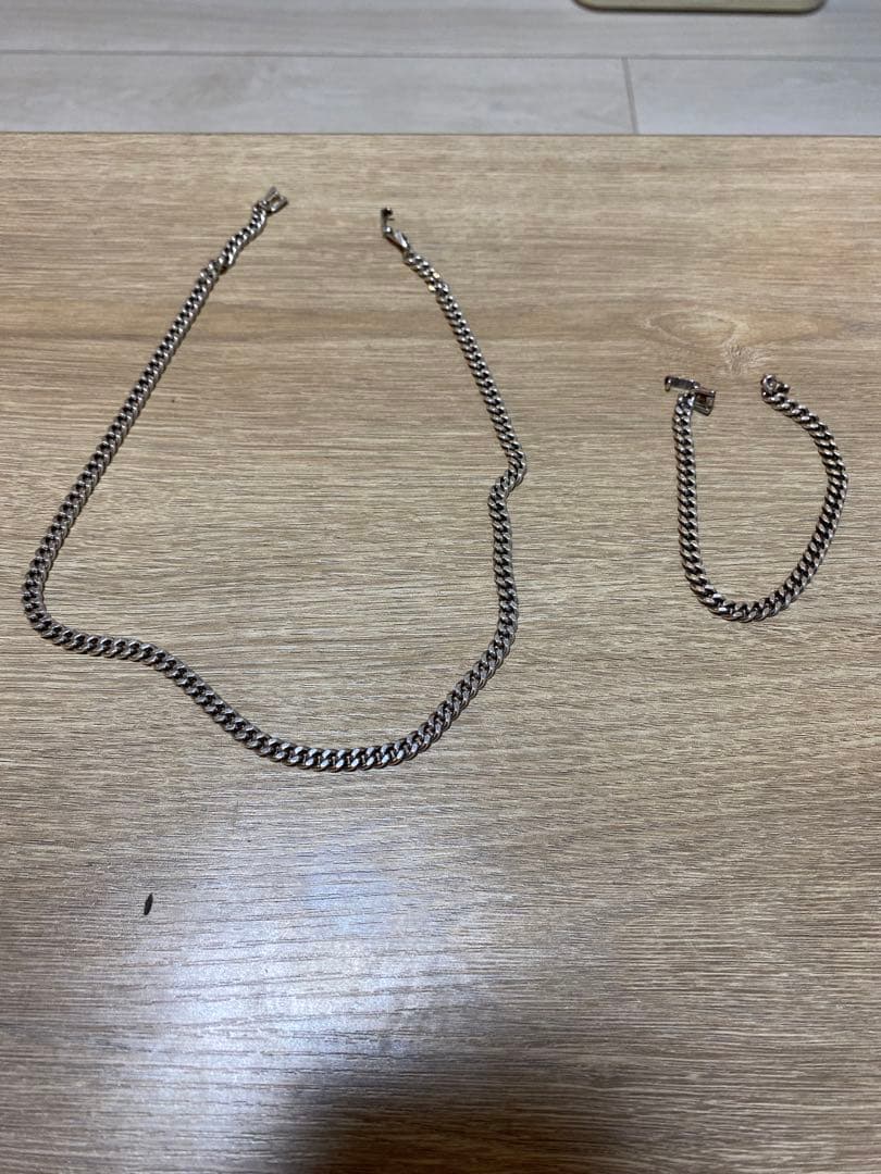 シルバー チェーンネックレスとブレスレットセット