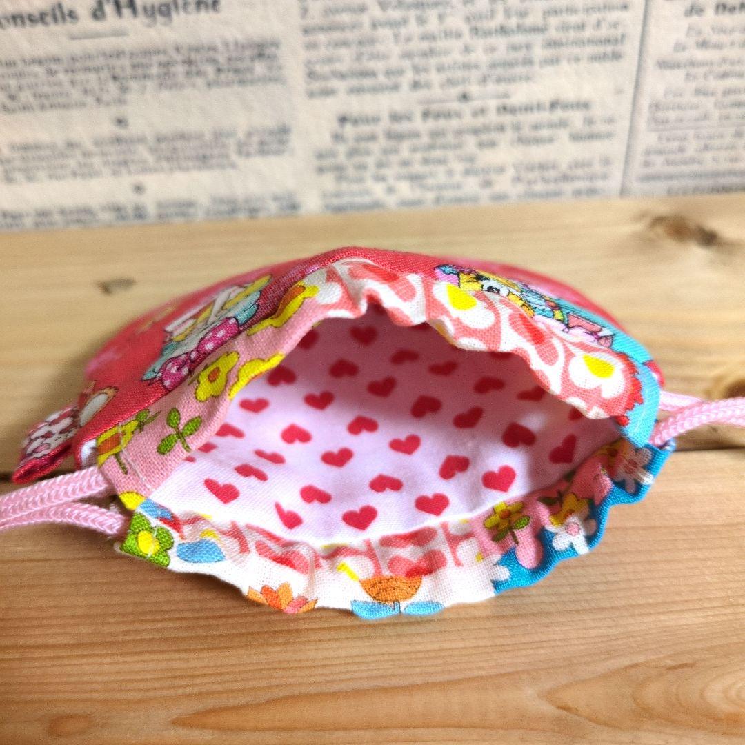 ハンドメイド　ミニミニ まるい巾着 (レトロ柄　おとめちっく　花柄)