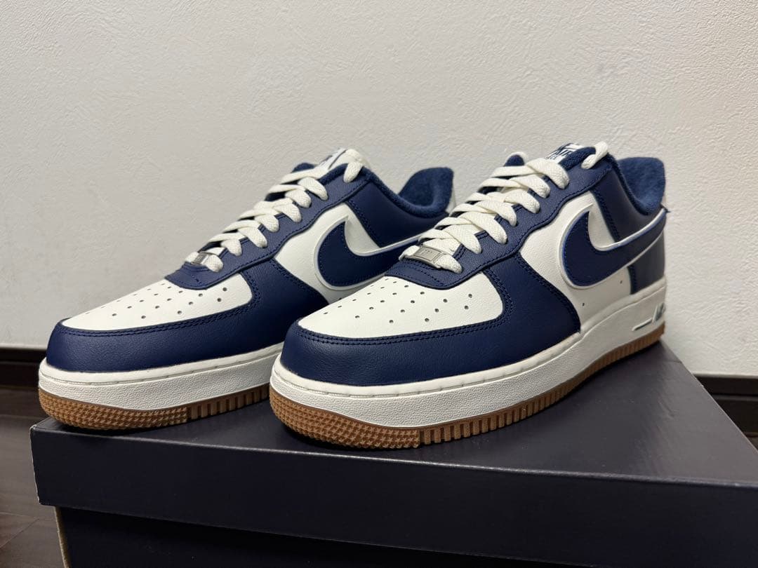 ナイキ　エアフォース1 07 LV8 25cm