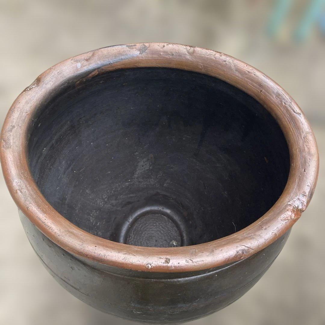 味わい深い 古い 大きな 陶器の甕 (かめ) 壺植木鉢 メダカの水鉢60センチ。