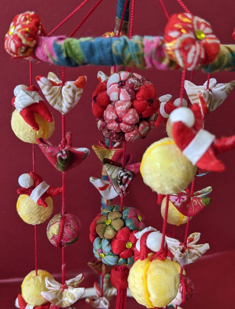 ひな祭り 吊るし飾り 赤と黄色